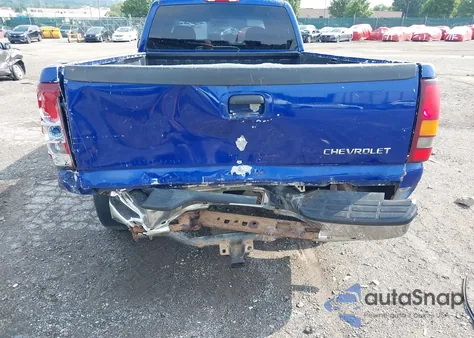 2001 Chevrolet Silverado 1500 Ls z USA, uszkodzony, nr VIN 1GCEK19T71E181881